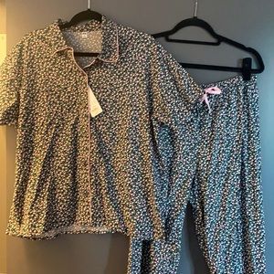 NWT Uniqlo floral long-pant PJs [size M]